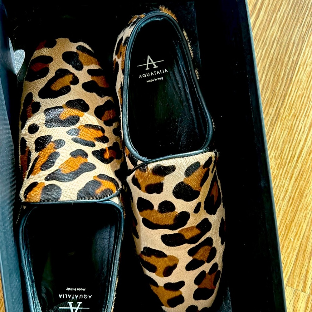 Flat comfortable shoes, size 7,5 runs a little small is like 6.5 to 7